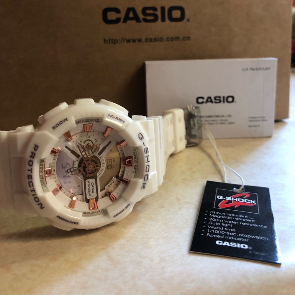 White Gshock lights up g shock Brand New Casio - Picture 5 of 5